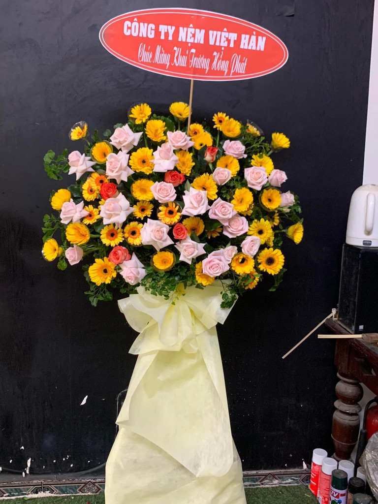 Hoa tươi tắn giá khá mềm bên trên cửa hàng hoa tươi tắn Phú Quốc 